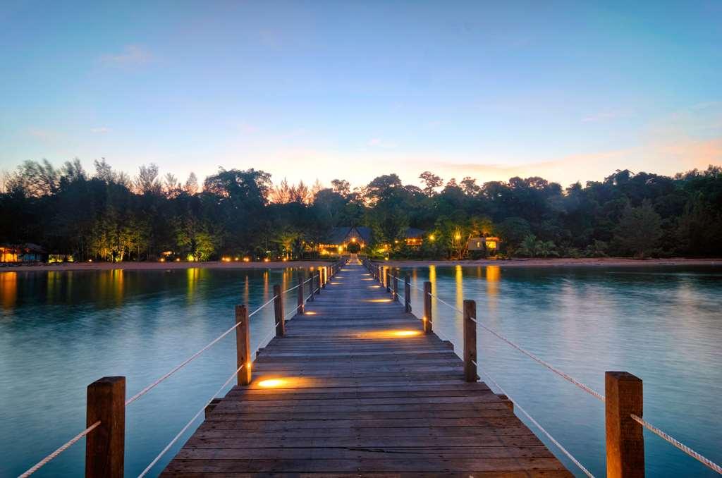 Borneo Eagle Resort Kota Kinabalu Exterior photo