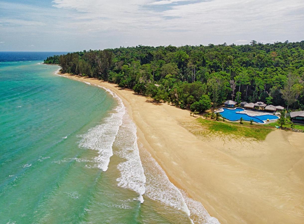 Borneo Eagle Resort Kota Kinabalu Exterior photo