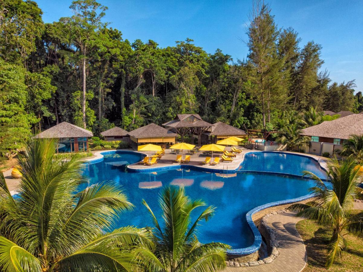 Borneo Eagle Resort Kota Kinabalu Exterior photo