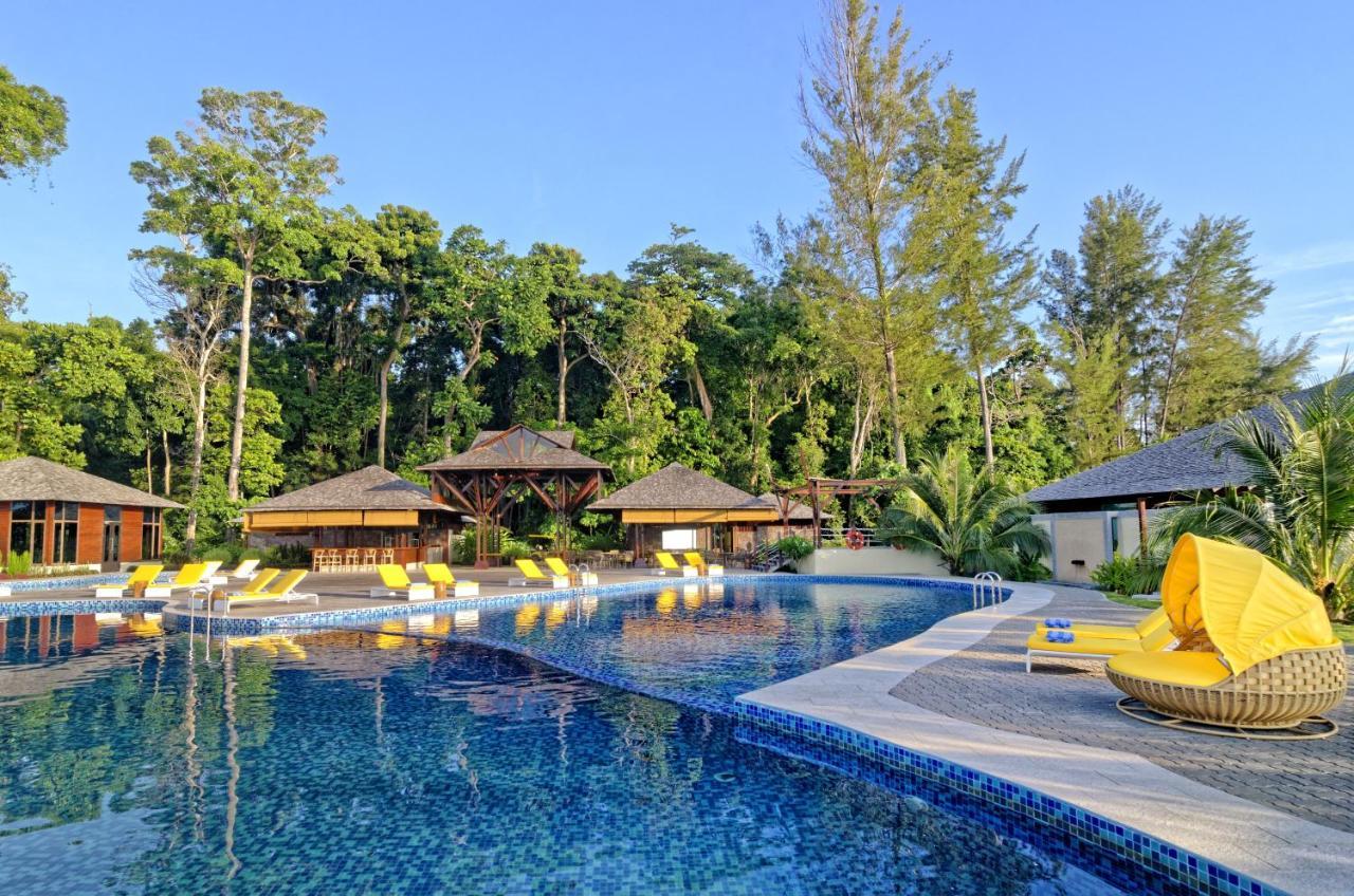 Borneo Eagle Resort Kota Kinabalu Exterior photo