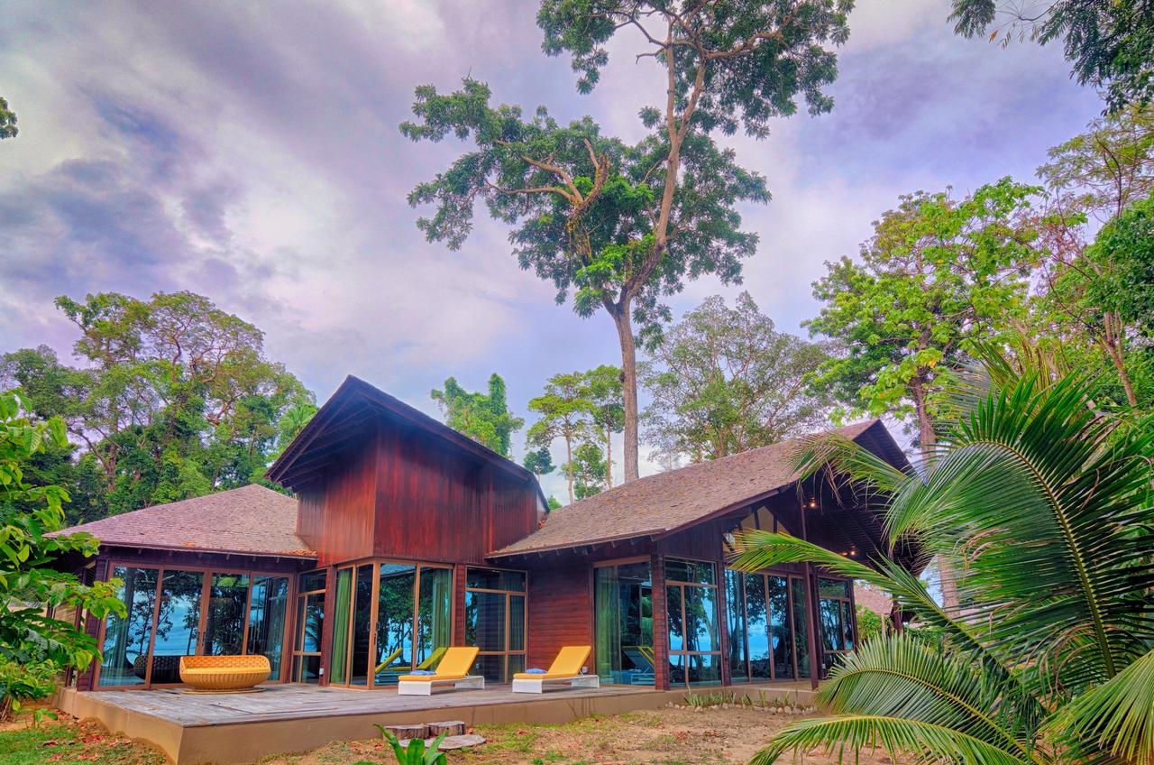 Borneo Eagle Resort Kota Kinabalu Exterior photo