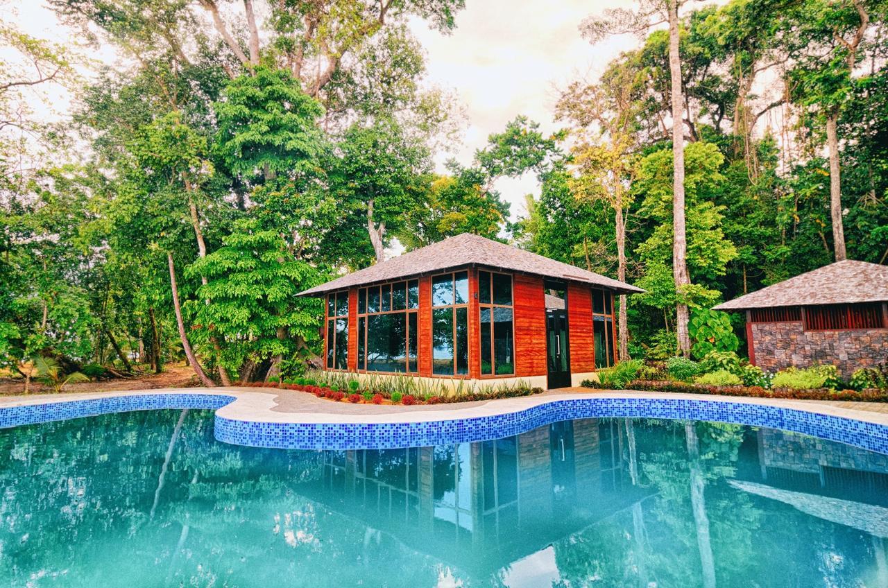 Borneo Eagle Resort Kota Kinabalu Exterior photo